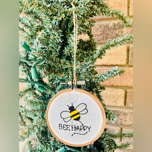 *Bee Sampler Ornament Bee Happy - Picture 10 of 11